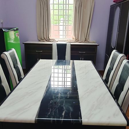 Aliza Scawa Homestay Куала-Піла Екстер'єр фото