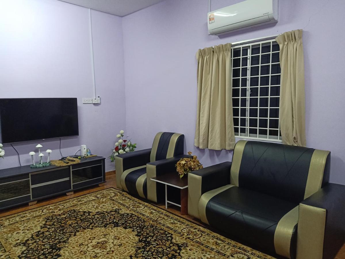 Aliza Scawa Homestay Куала-Піла Екстер'єр фото