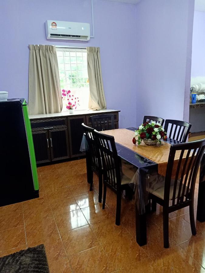 Aliza Scawa Homestay Куала-Піла Екстер'єр фото
